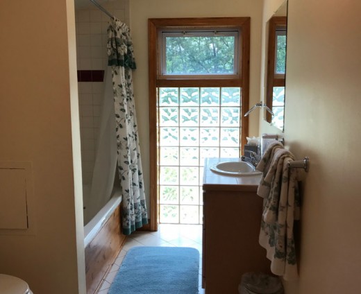 Maplewood Cottage Bathroom