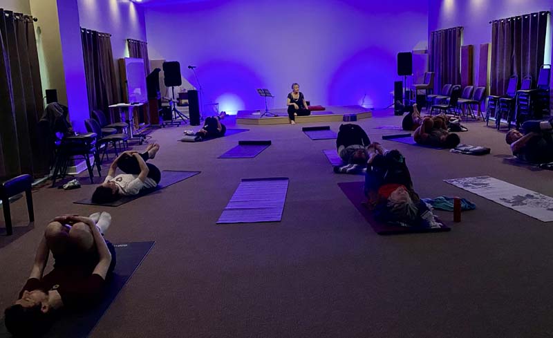 Caroline, yoga session